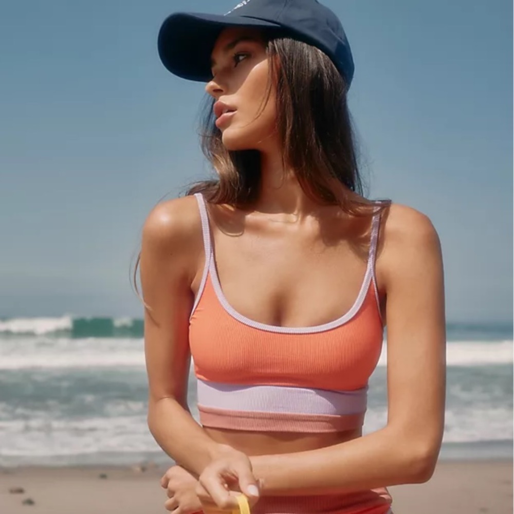 NWOT Beach Riot Eva Bikini / Gym Top - Picture 2 of 12